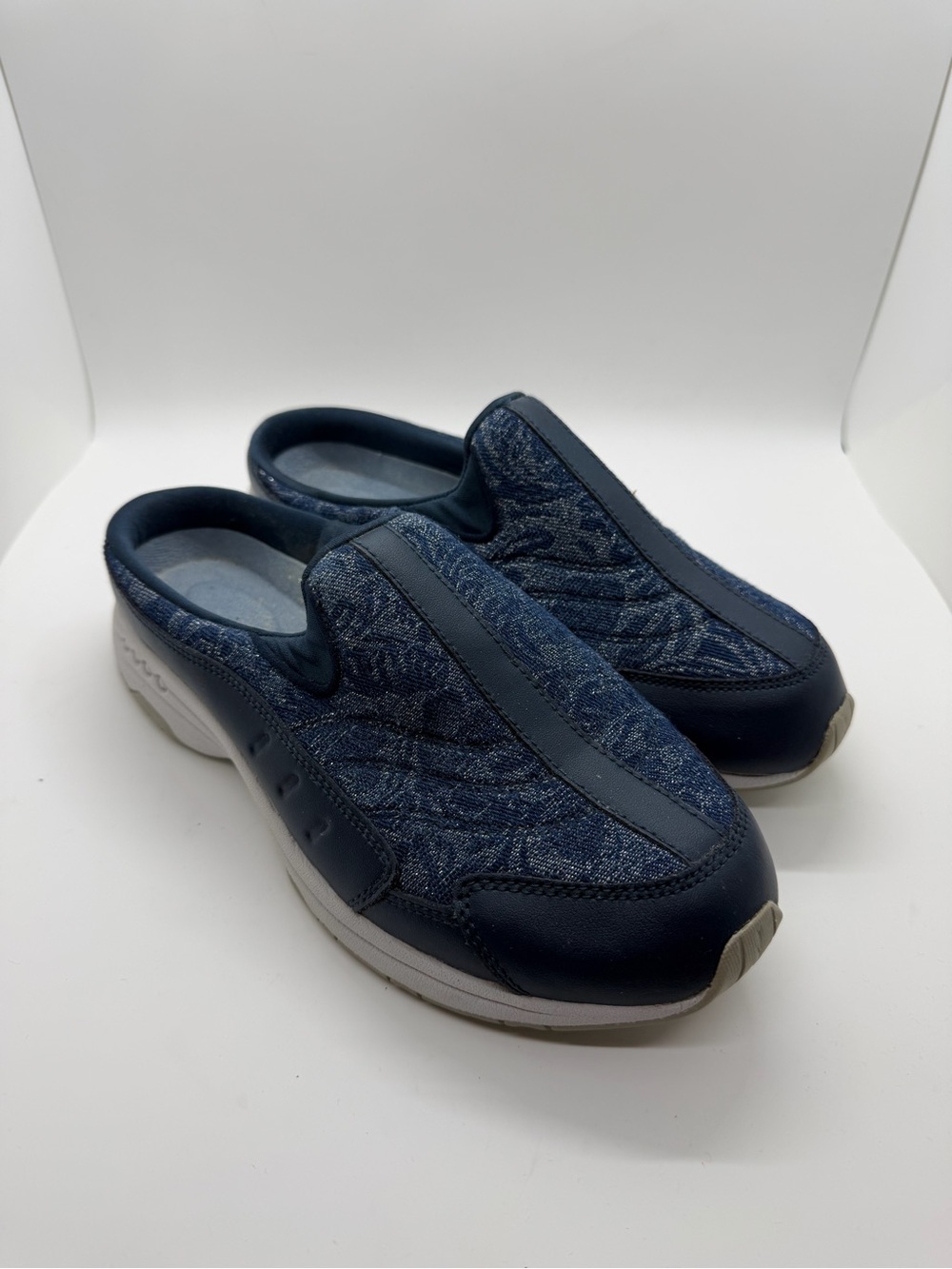 Easy Spirit mules, slip ons size 8.5M